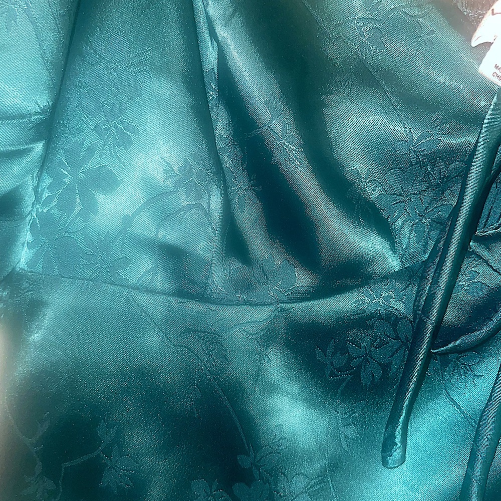 Silk emerald top - Picture 3 of 4